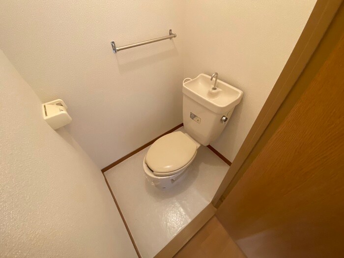 物件内観写真12　(トイレ)