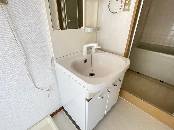 物件内観写真12　(収納)