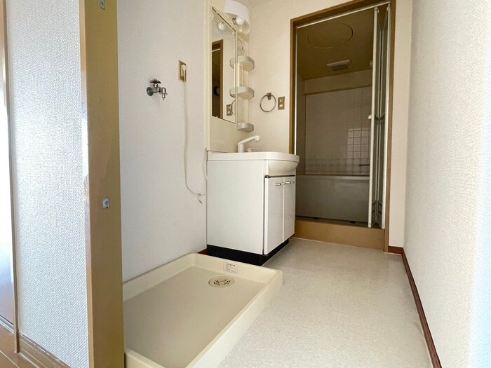 物件内観写真20　(洗濯機置場)