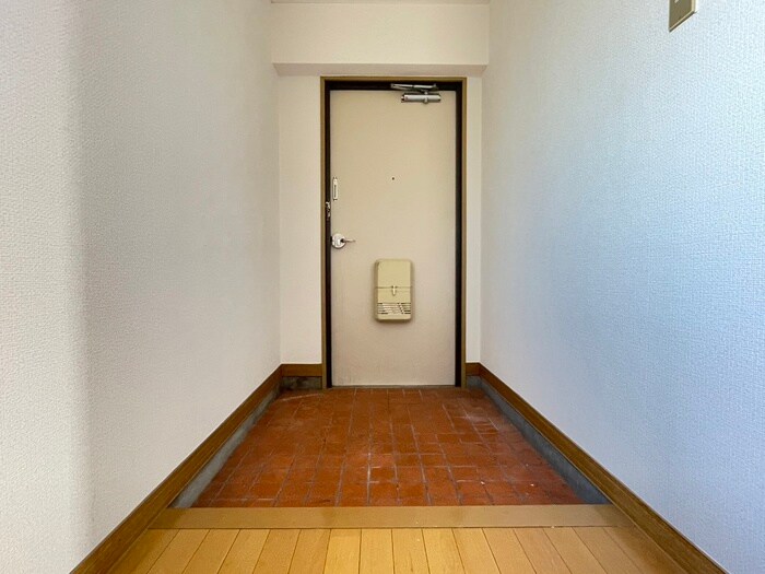 物件内観写真21　(玄関)