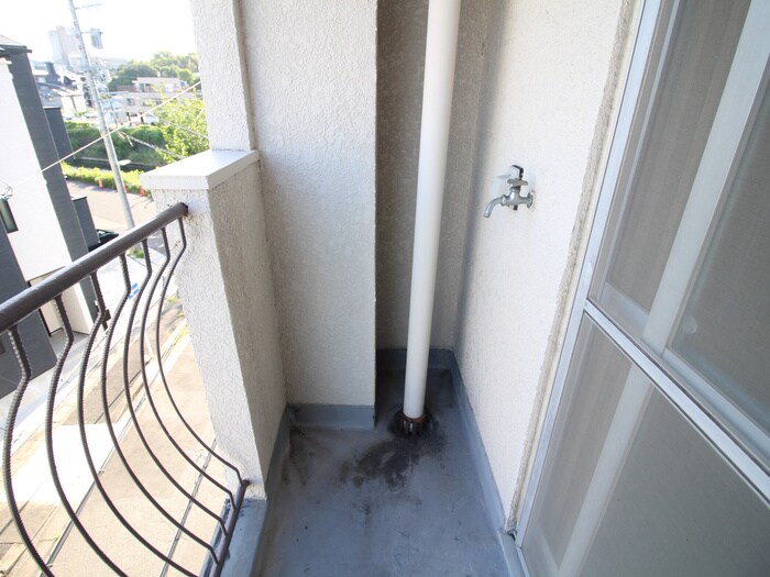 物件内観写真17　(洗濯機置場)