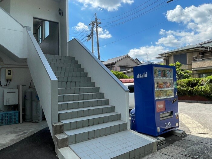 物件外観写真5　(エントランス部分)