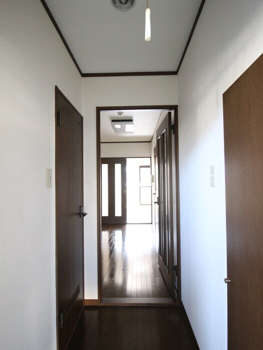 物件内観写真19　(廊下)
