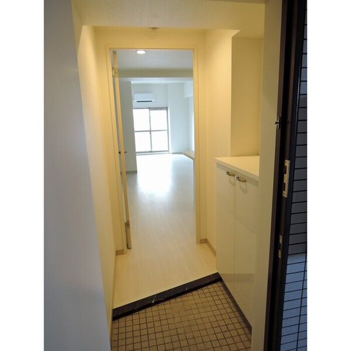 物件内観写真8　(玄関)