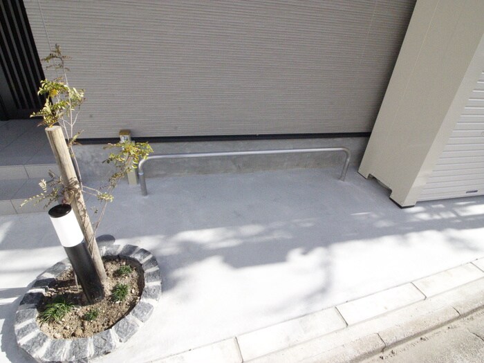 物件外観写真6　(駐輪場)