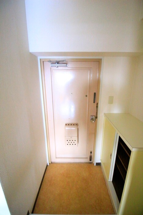 物件内観写真7　(玄関)