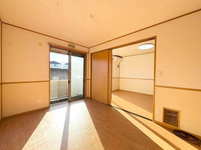 物件内観写真9　(居室)