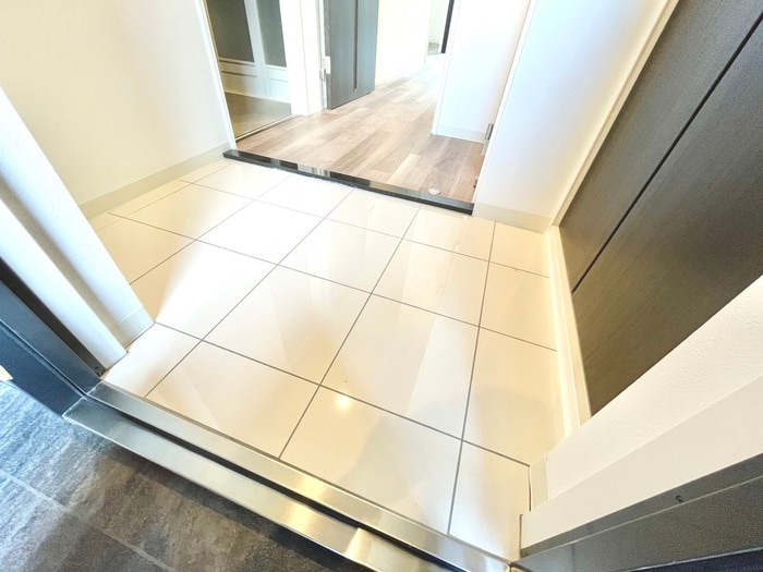 物件内観写真7　(玄関)