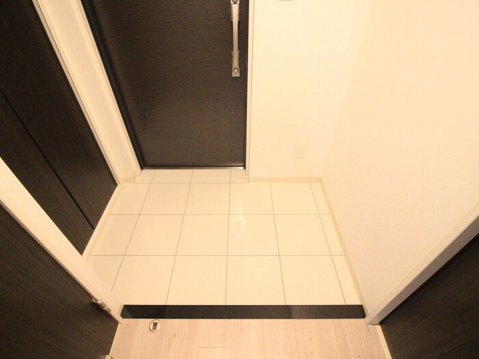 物件内観写真7　(玄関)