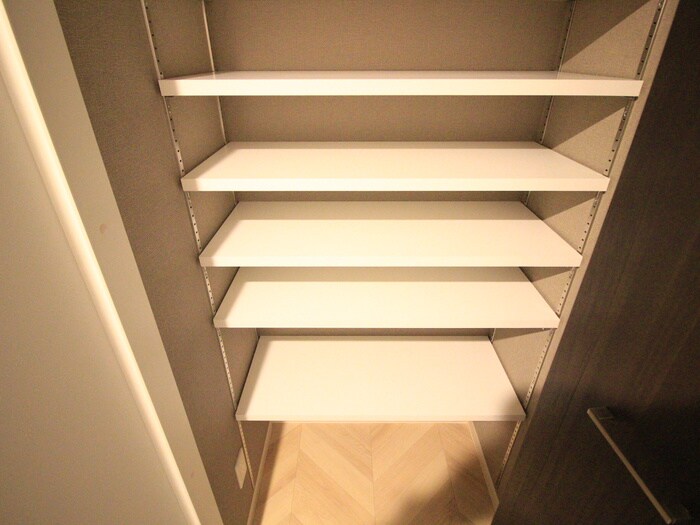 物件内観写真8　(靴箱)