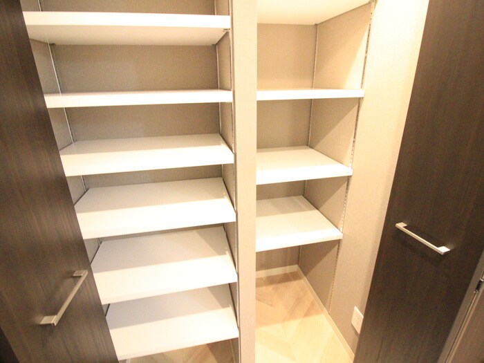 物件内観写真8　(靴箱)