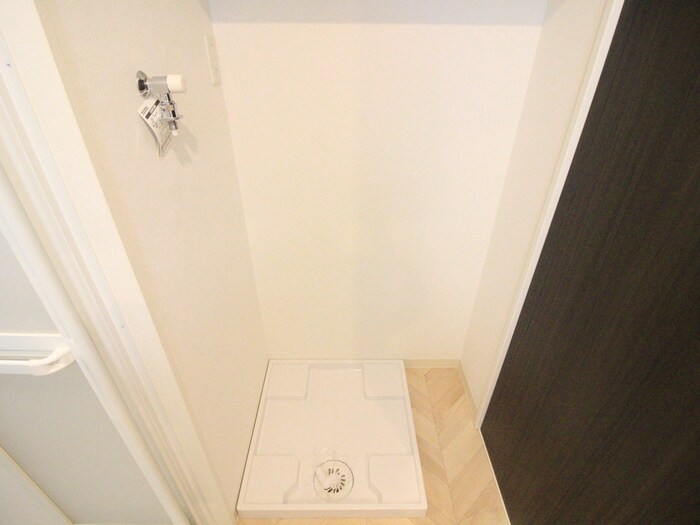 物件内観写真10　(洗濯機置場)