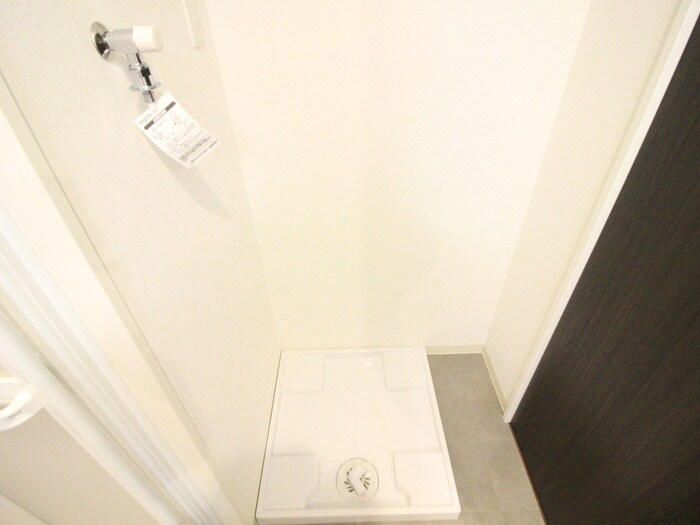 物件内観写真10　(洗濯機置場)