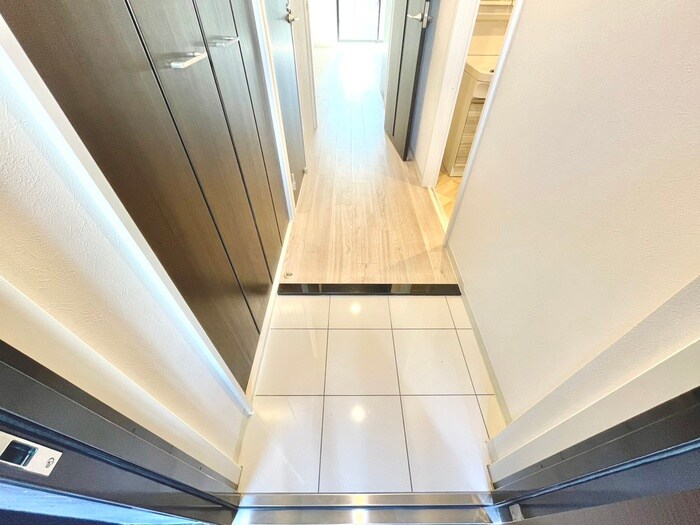 物件内観写真14　(玄関)