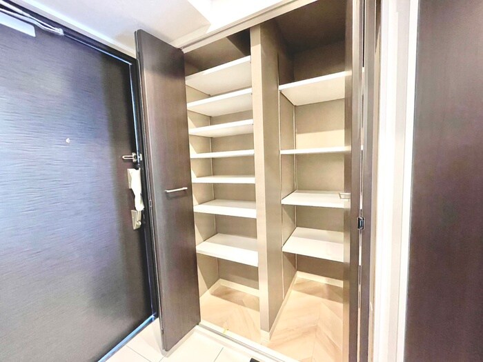 物件内観写真15　(靴箱)