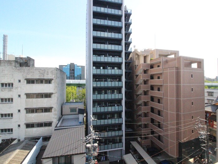 物件内観写真20　(室内からの展望)