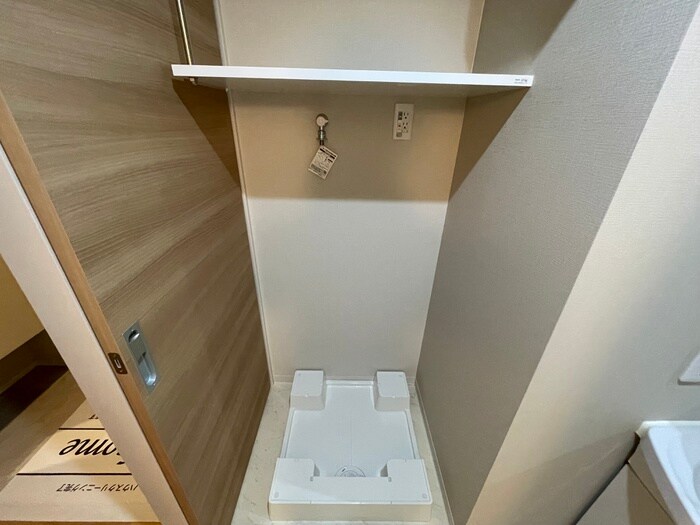 物件内観写真16　(洗濯機置場)