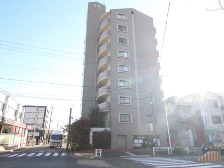 エステート岩塚外観写真