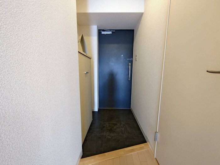物件内観写真18　(玄関)