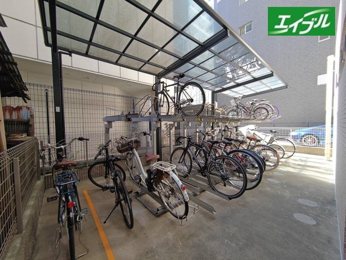 物件外観写真3　(駐輪場)