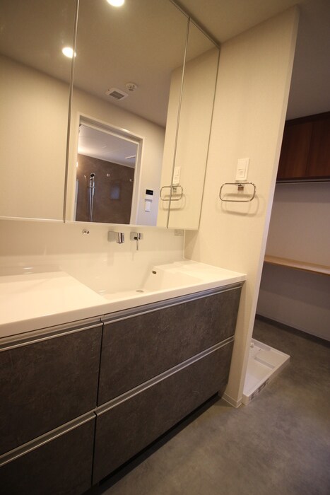 物件内観写真13　(洗面)