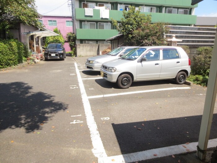 物件外観写真3　(駐車場)