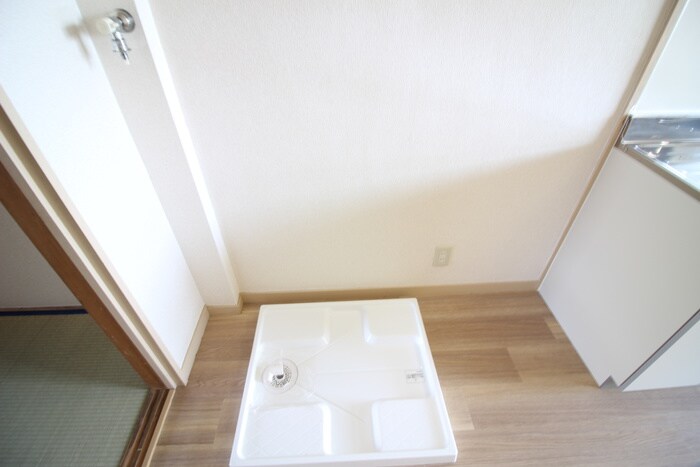 物件内観写真15　(洗濯機置場)