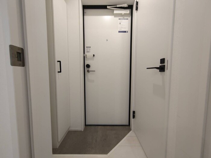 物件内観写真17　(玄関)