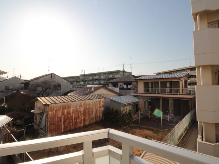 物件内観写真13　(室内からの展望)