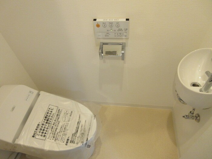 物件内観写真14　(トイレ)