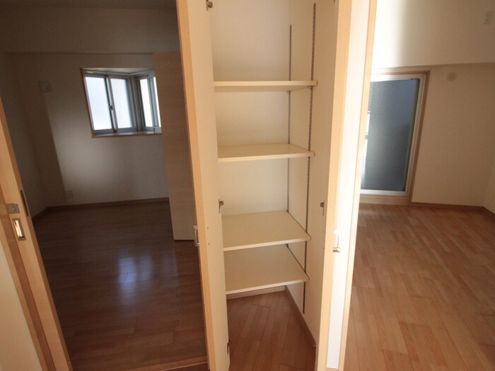 物件内観写真17　(収納)