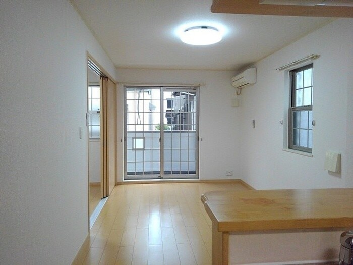 物件内観写真4　(居室)