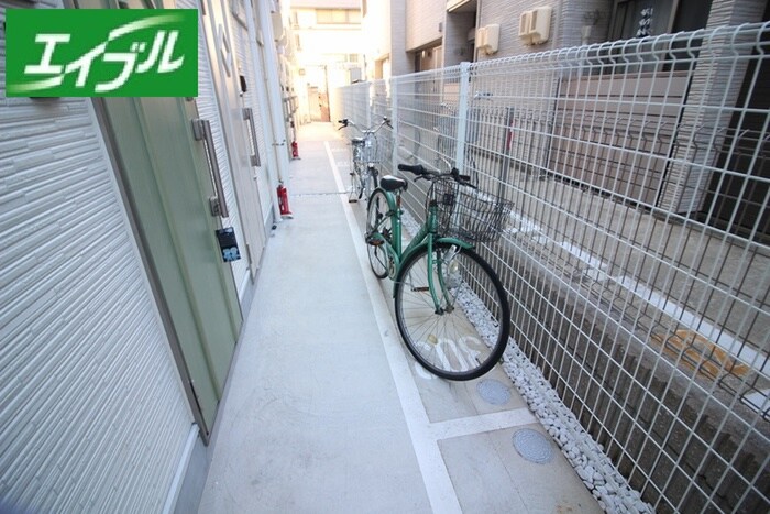 物件外観写真5　(駐輪場)