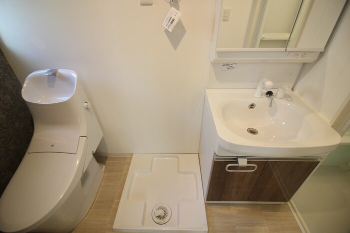 物件内観写真12　(洗濯機置場)