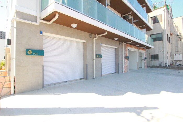 物件外観写真3　(駐車場)