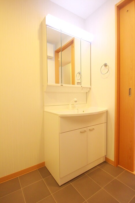 物件内観写真13　(洗面)