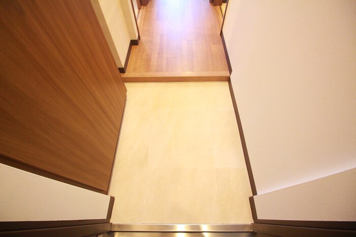 物件内観写真15　(玄関)