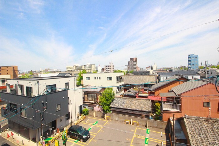 物件内観写真16　(室内からの展望)