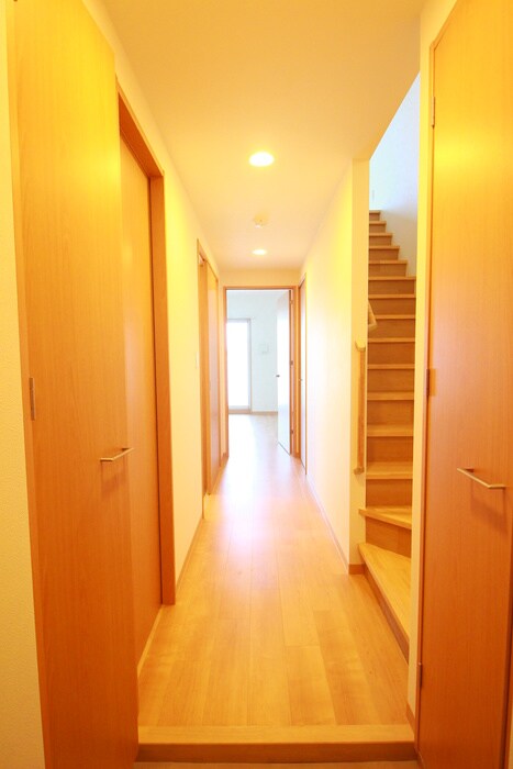 物件内観写真18　(廊下)