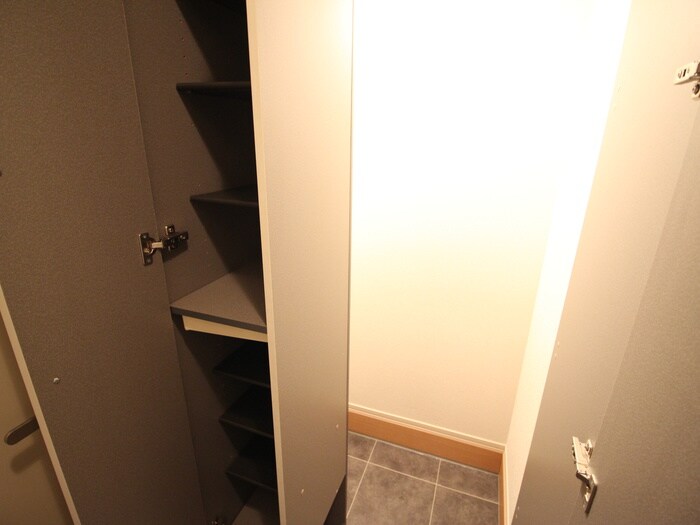 物件内観写真18　(靴箱)