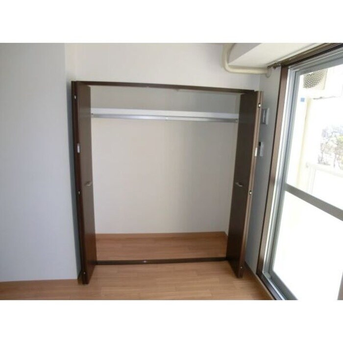 物件内観写真10　(収納)