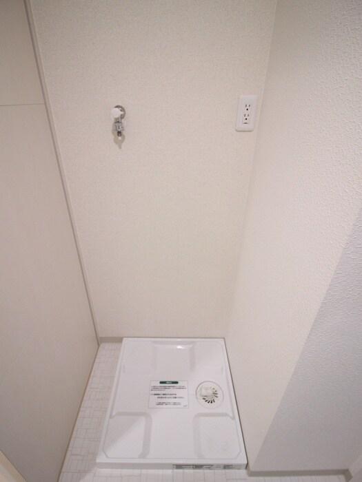 物件内観写真18　(洗濯機置場)