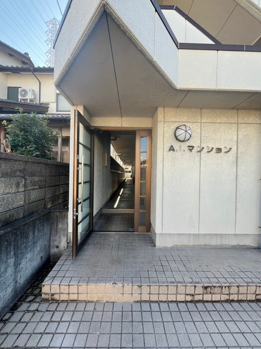 物件外観写真2　(エントランス部分)
