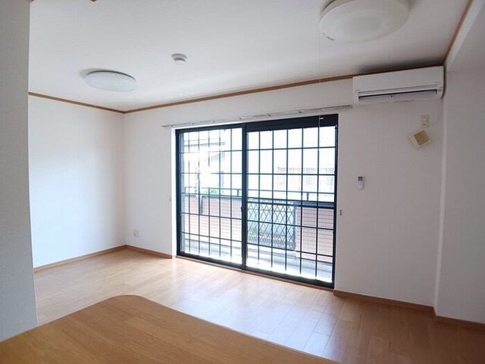 物件内観写真4　(居室)