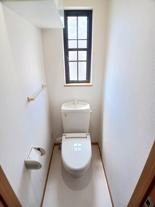 物件内観写真8　(トイレ)