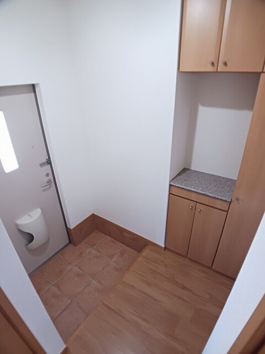 物件内観写真11　(玄関)