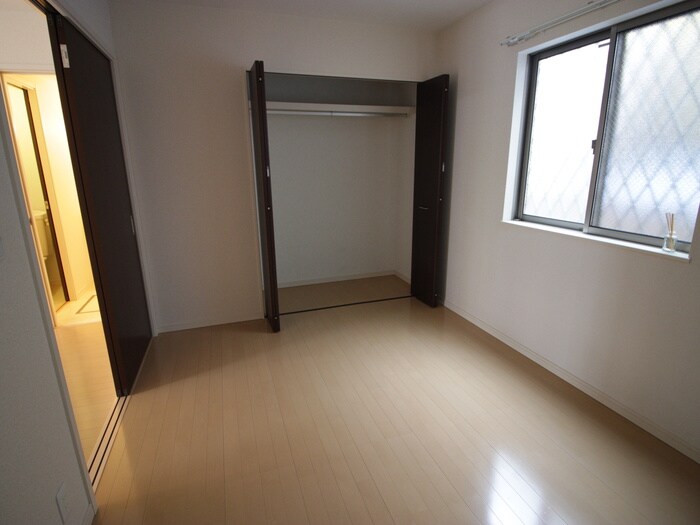 物件内観写真11　(居室)