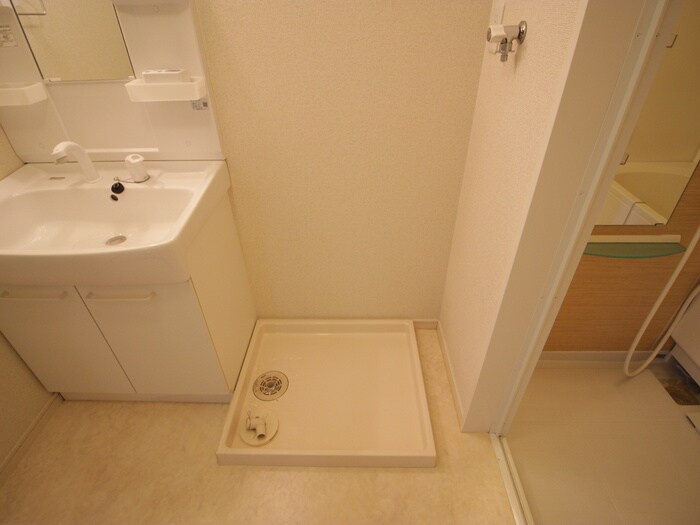 物件内観写真18　(洗濯機置場)