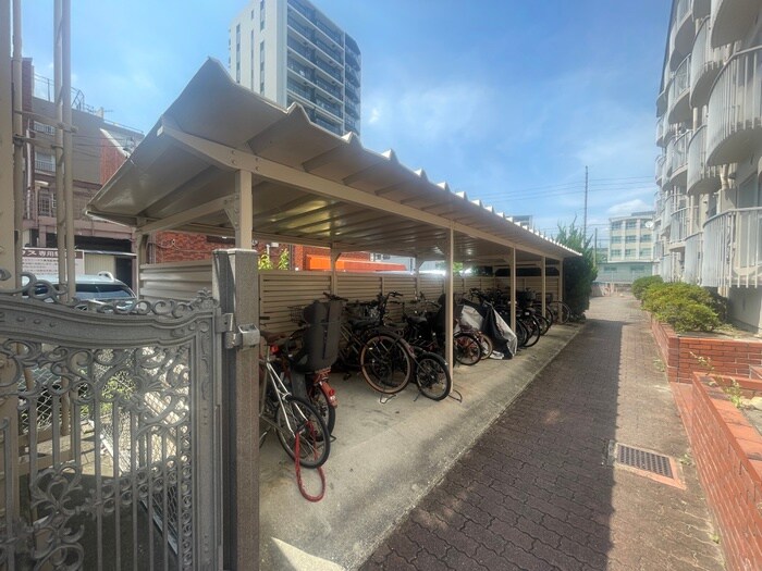 物件外観写真5　(駐輪場)