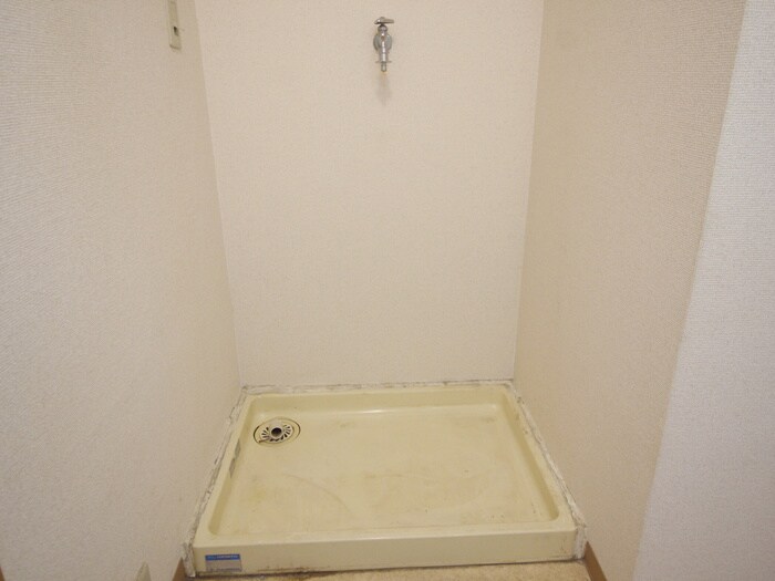 物件内観写真17　(洗濯機置場)